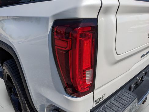 Used 2019 GMC Sierra 1500 SLT w/ SLT Premium Plus Package AWD/4WD image 39