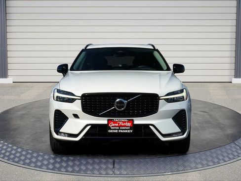 Used 2025 Volvo XC60 B5 Core AWD/4WD image 2
