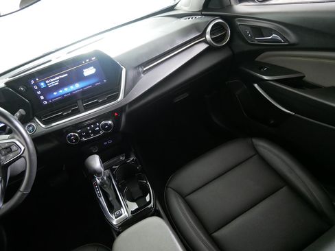 Used 2024 Chevrolet Trax ACTIV w/ Driver Confidence Package FWD image 11
