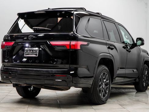 Used 2024 Toyota Sequoia Platinum image 12