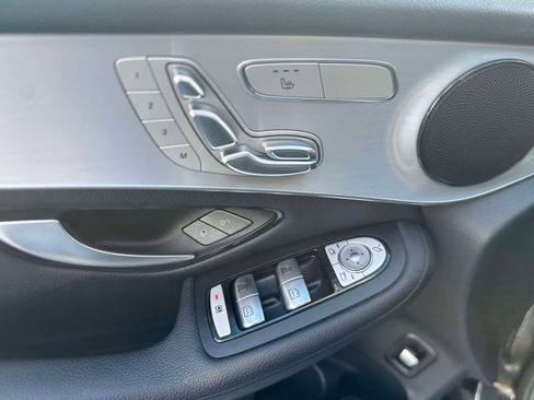 Used 2019 Mercedes-Benz GLC 300 4MATIC image 18