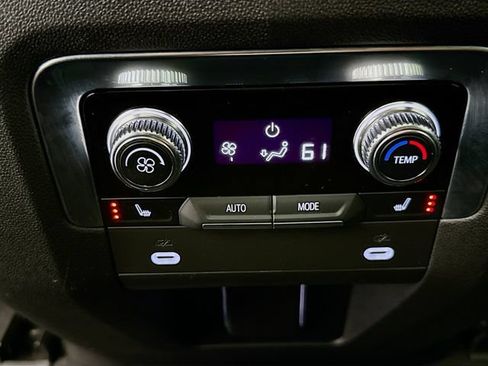 Used 2022 GMC Yukon AT4 AWD/4WD image 26