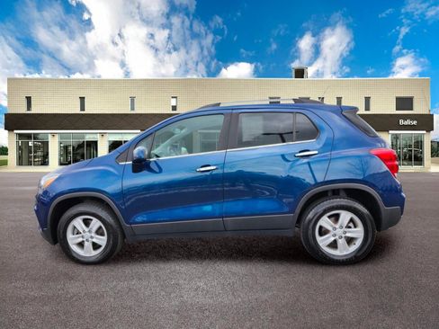 Used 2020 Chevrolet Trax LT w/ LT Convenience Package AWD/4WD image 6