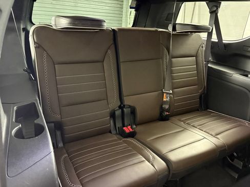 Used 2025 GMC Yukon XL Denali Ultimate AWD/4WD image 36