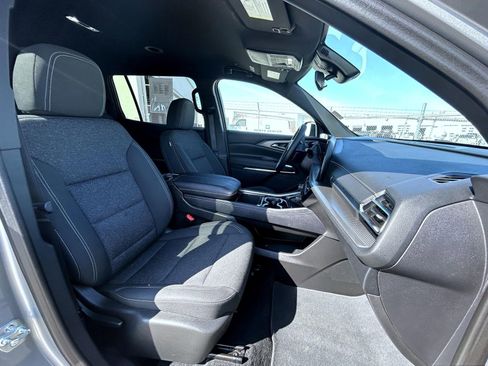 Used 2025 Chevrolet Traverse LT w/ Midnight/Sport Edition AWD/4WD image 16