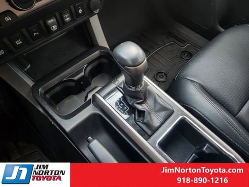Used 2018 Toyota Tacoma Limited image 22