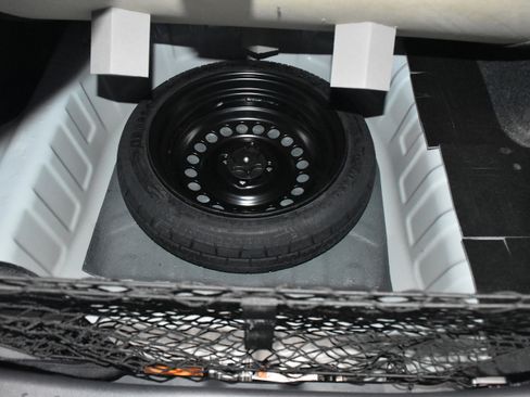 New 2025 Nissan Versa SV w/ Trunk Package image 24