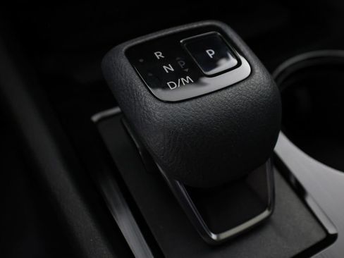 Used 2021 Nissan Rogue SV w/ Premium Package FWD image 24