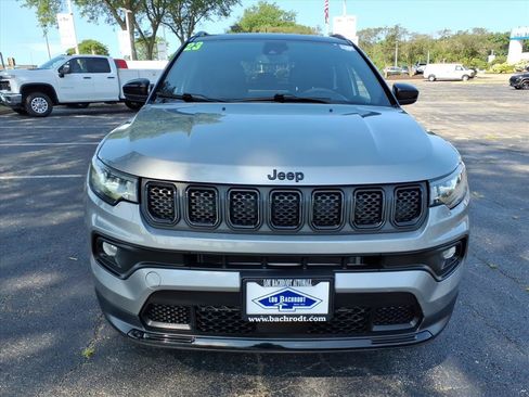 Used 2023 Jeep Compass Latitude w/ Sun and Sound Group AWD/4WD image 2