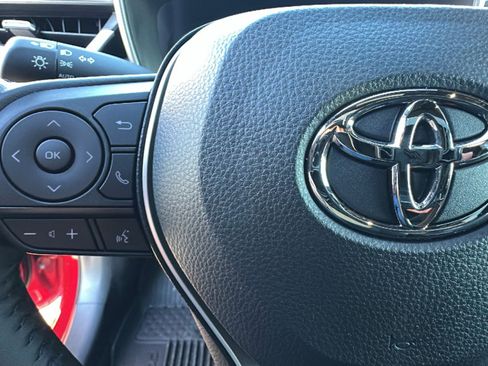 Certified 2025 Toyota Corolla SE image 19