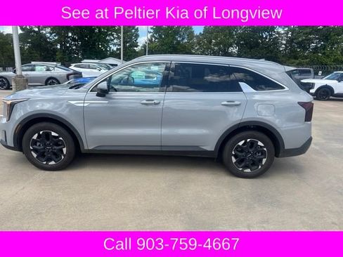 Used 2025 Kia Sorento S FWD image 5