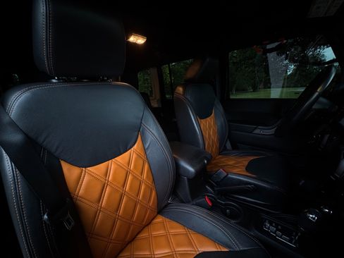 Used 2018 Jeep Wrangler Unlimited Sport S image 23