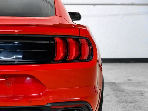 Used 2018 Ford Mustang GT Premium RWD image 38