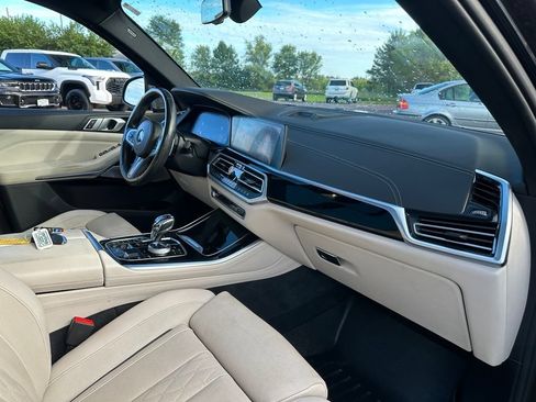 Used 2019 BMW X5 xDrive50i w/ M Sport Package AWD/4WD image 32