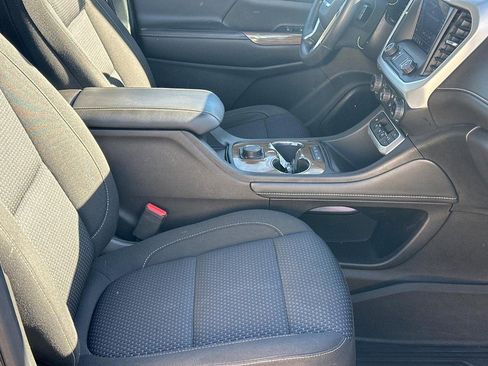 Used 2022 GMC Acadia SLE w/ Elevation Edition image 18