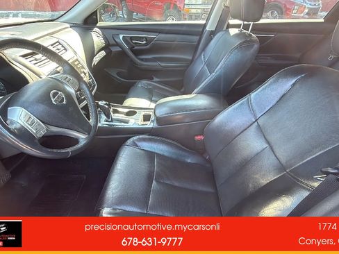 Used 2016 Nissan Altima FWD image 9