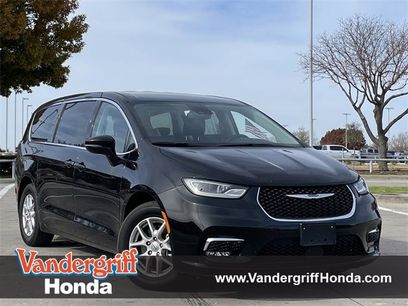 Used 2024 Chrysler Pacifica Touring-L