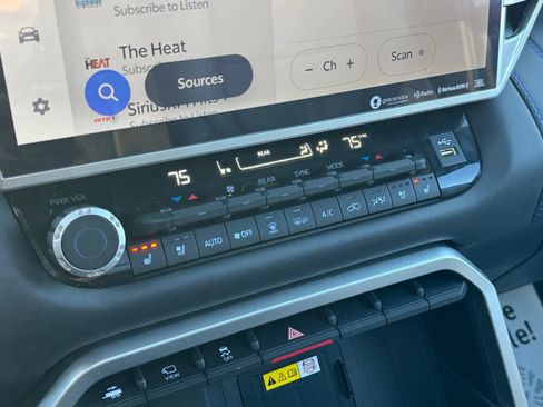 Used 2023 Toyota Sequoia Platinum image 23