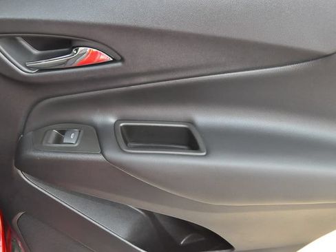 Used 2023 Chevrolet Equinox LT FWD image 28