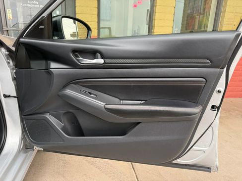 Used 2022 Nissan Altima 2.5 SR FWD image 25