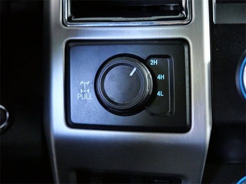 Used 2020 Ford F250 Platinum w/ FX4 Off-Road Package image 28