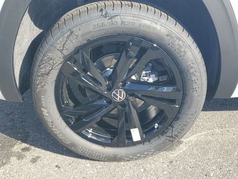 New 2026 Volkswagen Atlas Cross Sport SEL R-Line AWD/4WD image 5