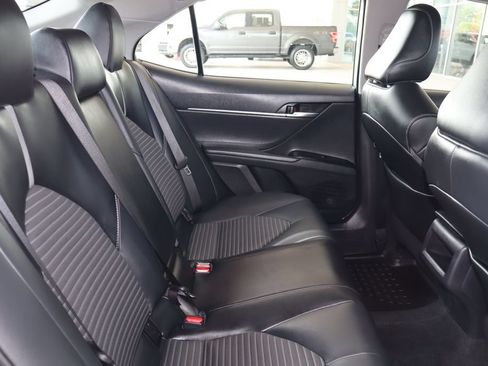 Used 2020 Toyota Camry SE w/ Sunroof Package FWD image 36