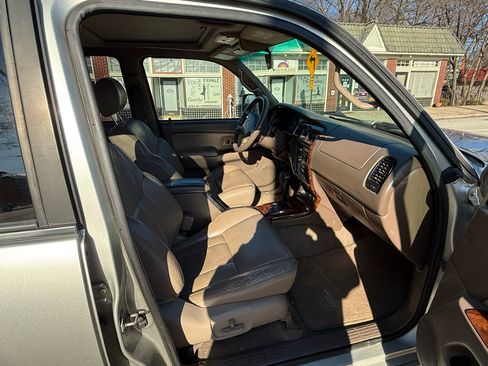 Used 2000 Toyota 4Runner Limited image 17