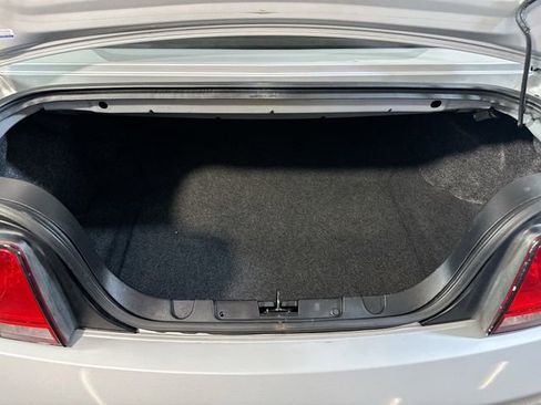 Used 2006 Ford Mustang Convertible image 10