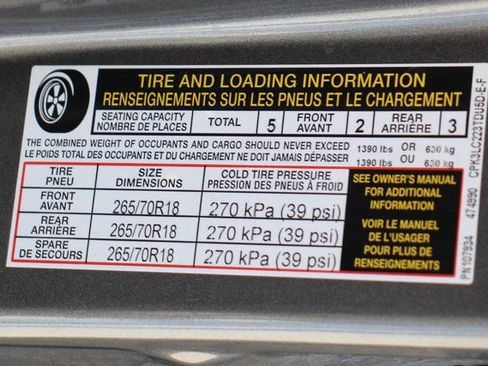 Used 2023 Nissan Titan SV w/ SV Convenience Package image 47