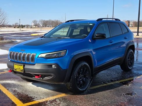 Used 2022 Jeep Cherokee Trailhawk image 8