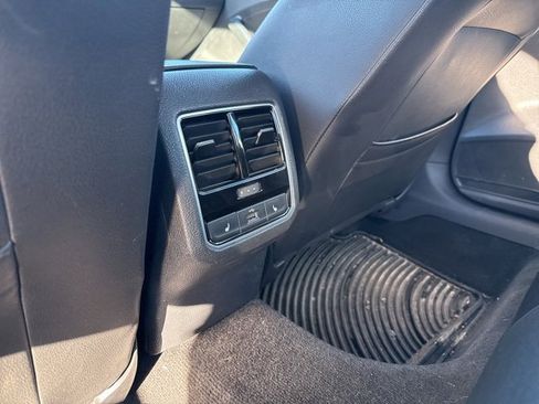 Used 2017 Volkswagen Passat 1.8T SEL Premium image 17