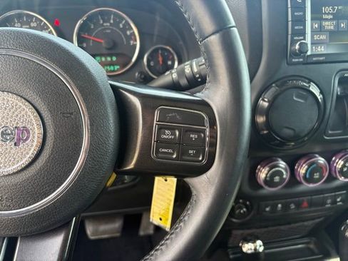 Used 2017 Jeep Wrangler Sahara image 26