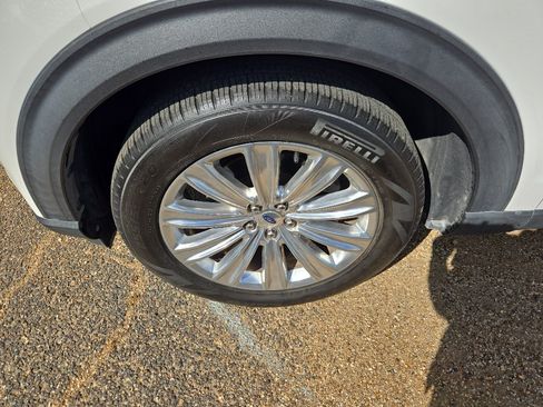 Used 2020 Ford Explorer Limited RWD image 10