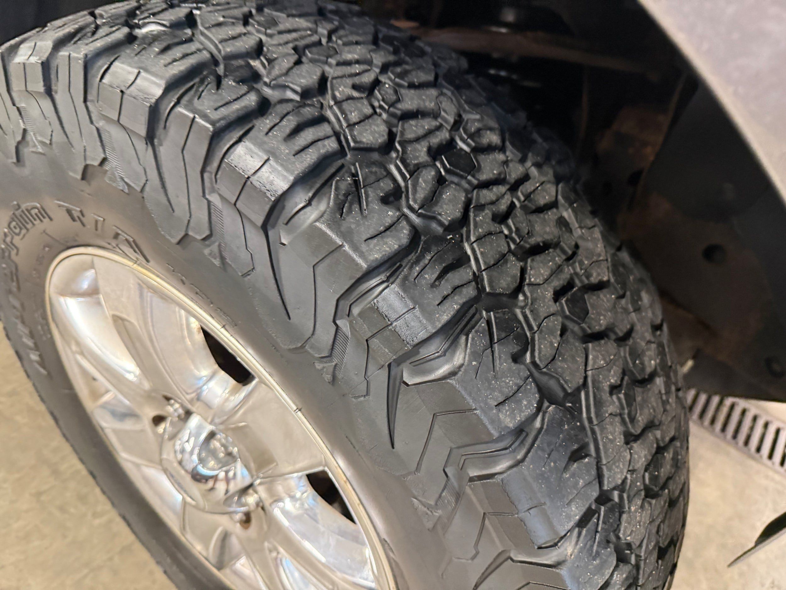 Used 2013 Ford F150 XLT w/ Luxury Equipment Group AWD/4WD image 3