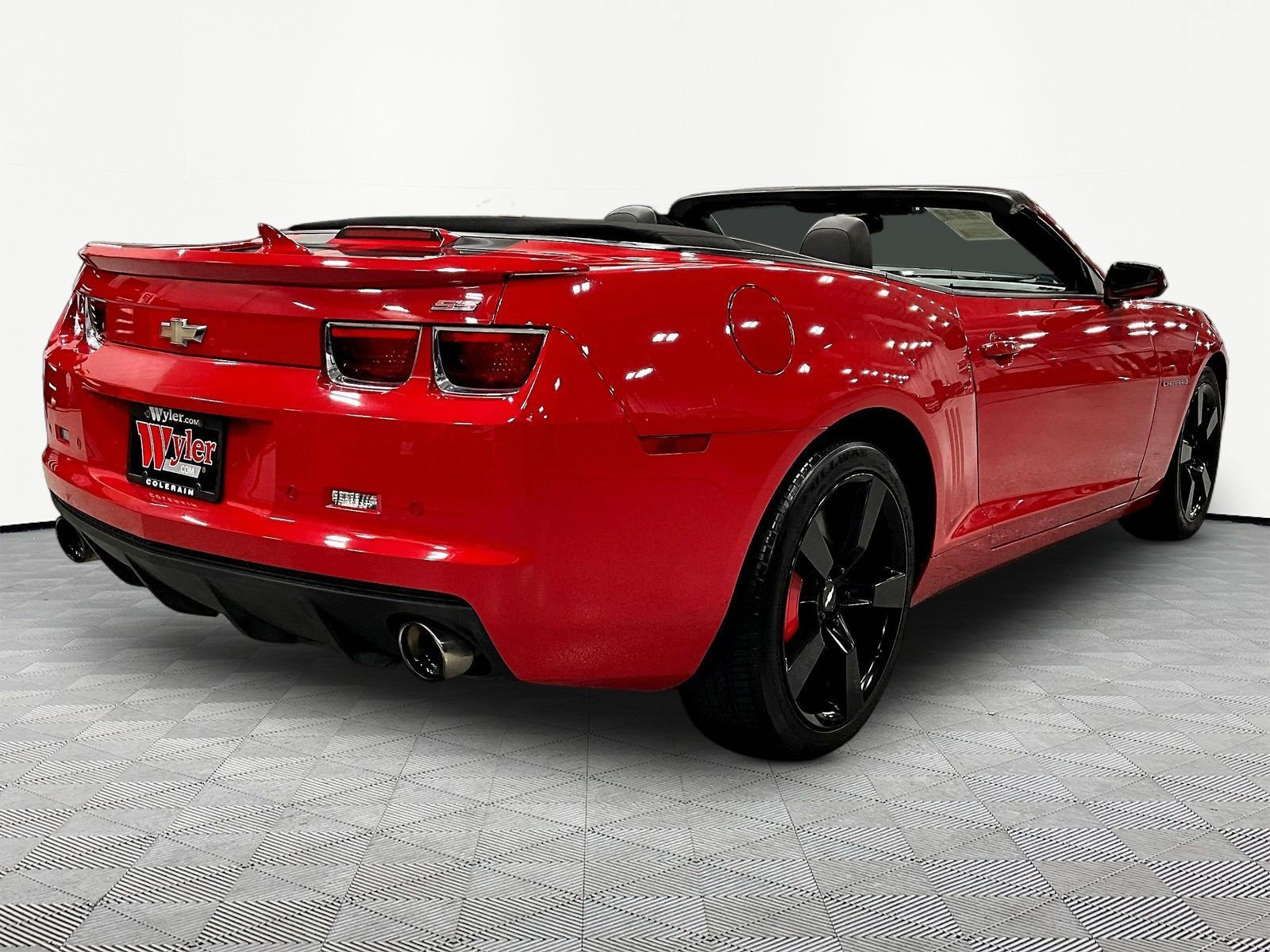Used 2011 Chevrolet Camaro SS w/ RS Package RWD image 6