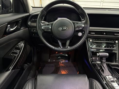 Used 2020 Kia Cadenza Limited image 22