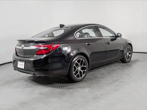 Used 2017 Buick Regal Sport Touring FWD image 6