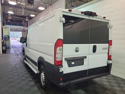Used 2025 RAM ProMaster 2500 w/ U-Haul Equipment Group FWD image 9