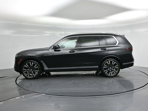 Used 2023 BMW X7 xDrive40i w/ Parking Assistance Package image 28