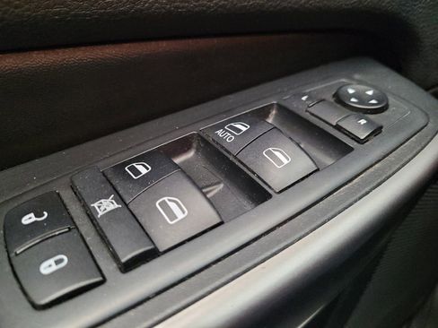 Used 2019 Jeep Cherokee Latitude w/ Popular Appearance Group AWD/4WD image 27