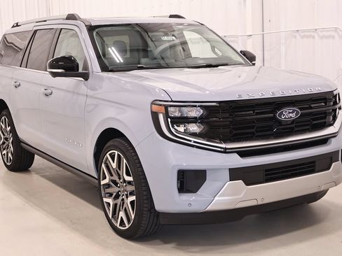 New 2026 Ford Expedition Max Platinum w/ Platinum Ultimate Package AWD/4WD image 3
