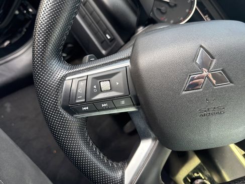 Used 2024 Mitsubishi Outlander SE Black Edition image 10