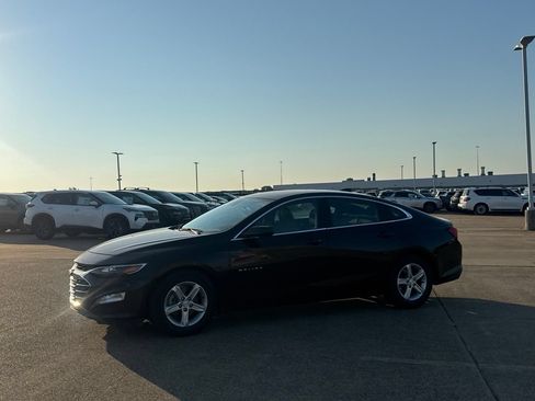 Used 2025 Chevrolet Malibu LT FWD image 13