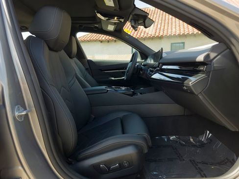 Used 2025 BMW 530i RWD image 22