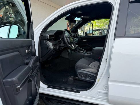 Used 2024 Toyota Tacoma TRD Off-Road w/ TRD Off Road Upgrade Package image 2