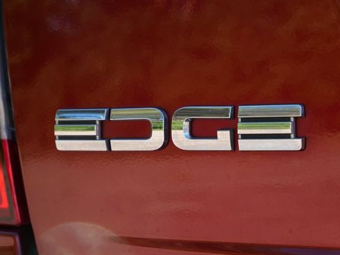 Used 2014 Ford Edge Limited w/ Equipment Group 302A AWD/4WD image 10