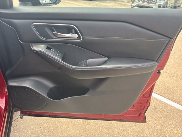 Used 2024 Nissan Rogue Platinum w/ Platinum Premium Package FWD image 13