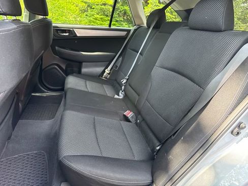Used 2017 Subaru Outback 2.5i Premium w/ Popular Package #2 AWD/4WD image 22