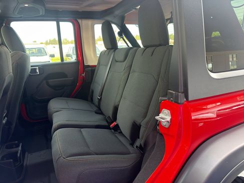 Used 2025 Jeep Wrangler Unlimited Sport AWD/4WD image 44